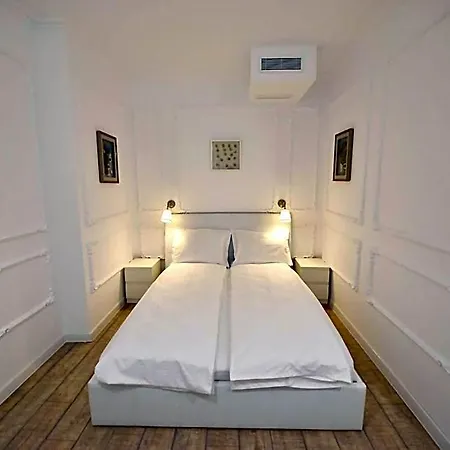 Otilia Aparthotel